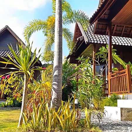 Kurnia Guest House & Spa Toyapakeh Luaran gambar